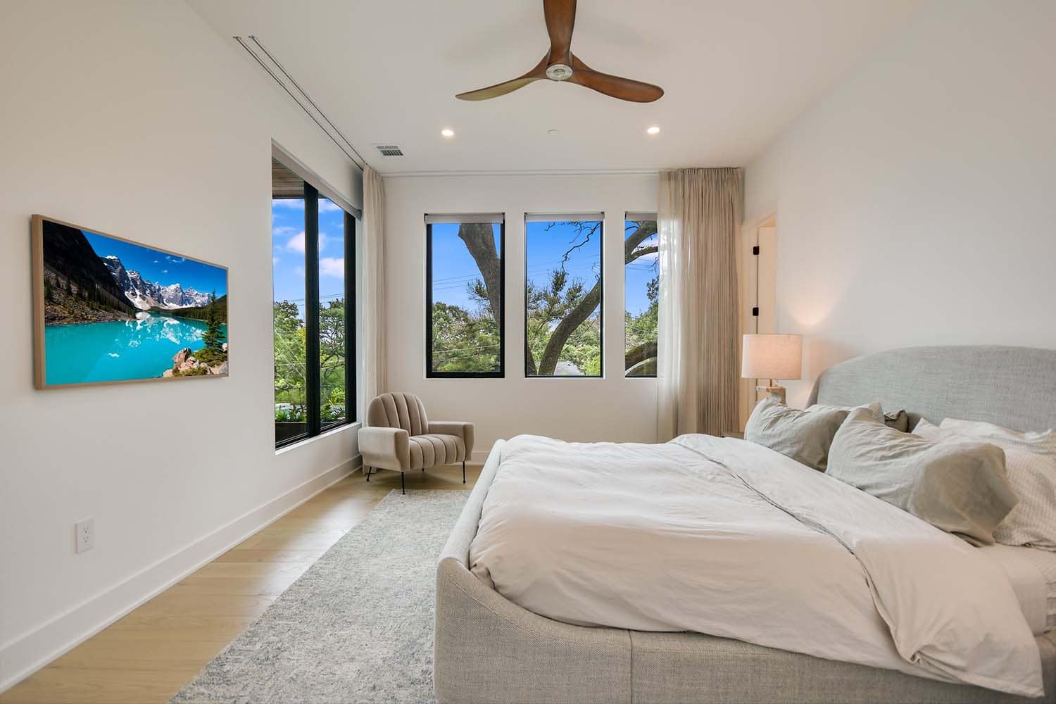 mid-century-modern-bedroom
