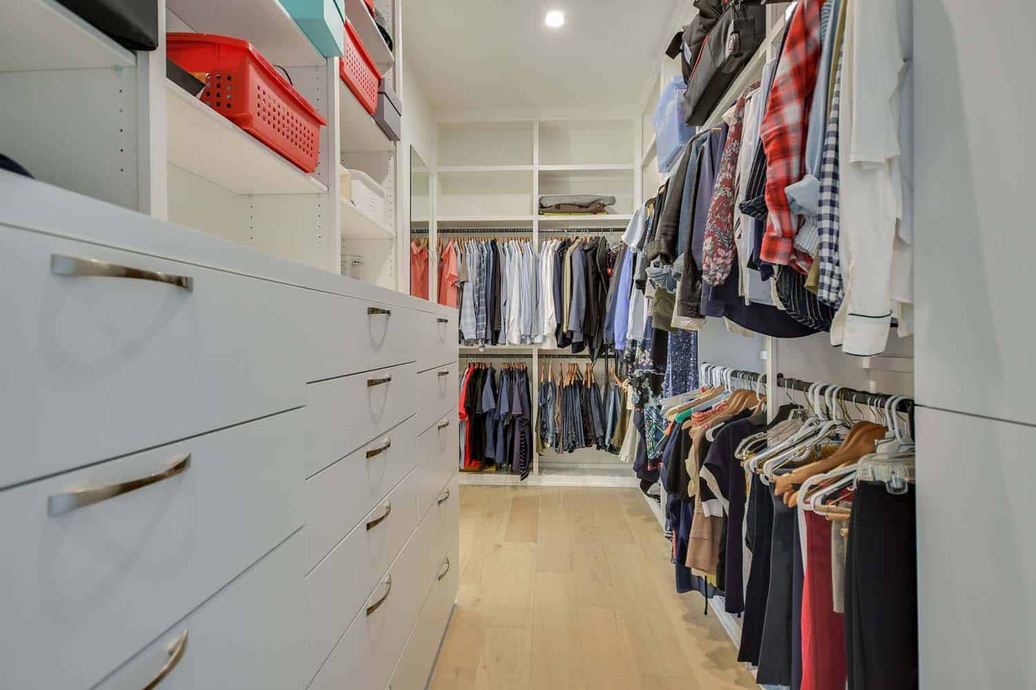 mid-century-modern-walk-in-closet