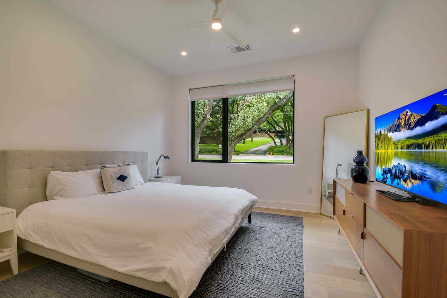 mid-century-modern-bedroom