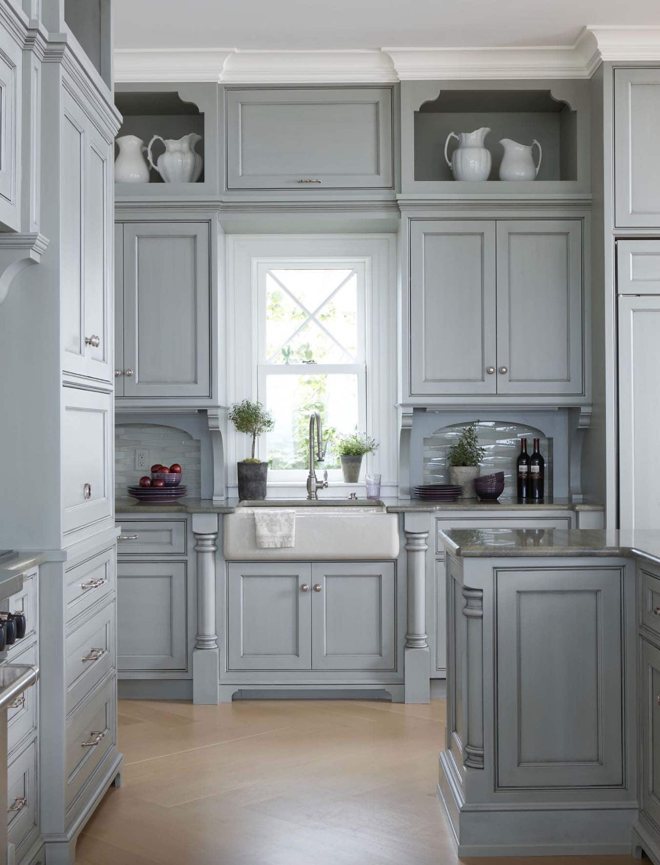traditional style kitchen