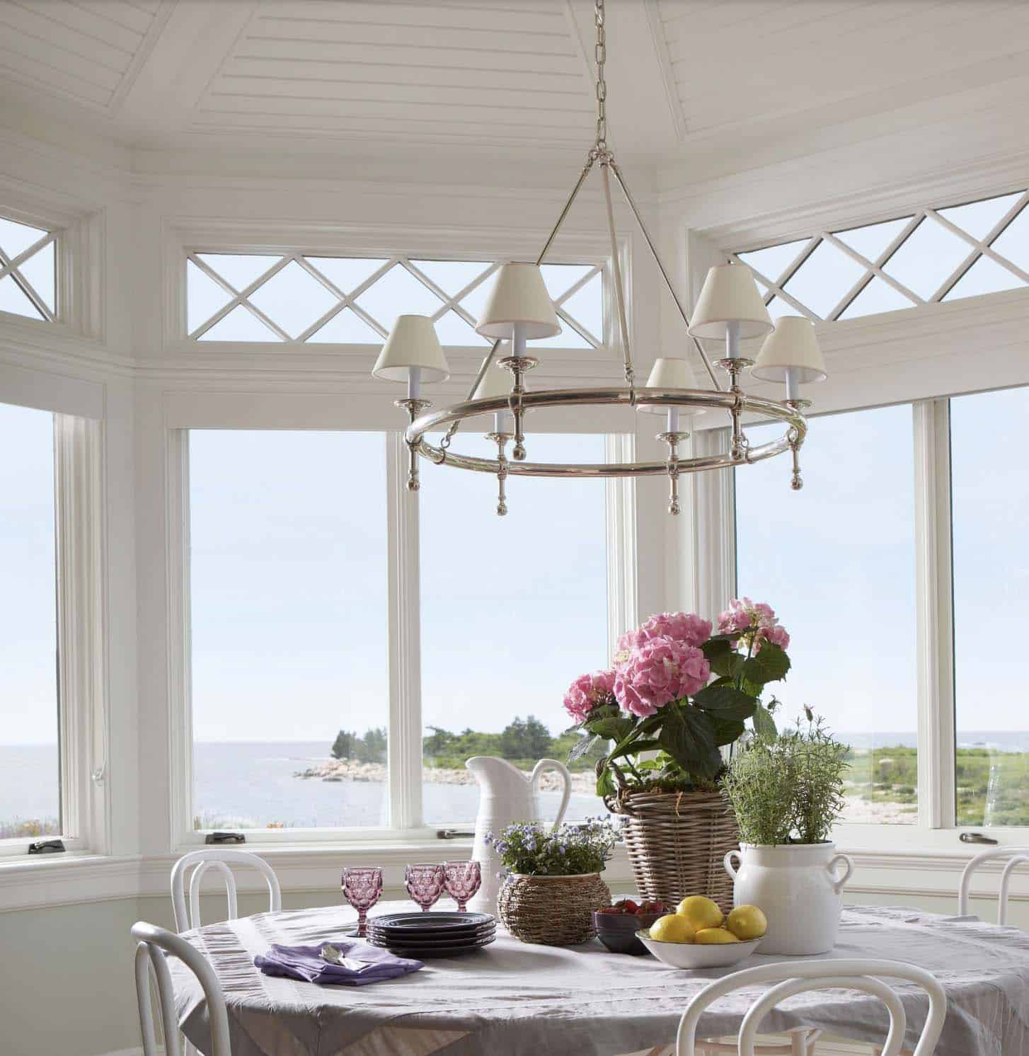 traditional style kitchen breakfast nook