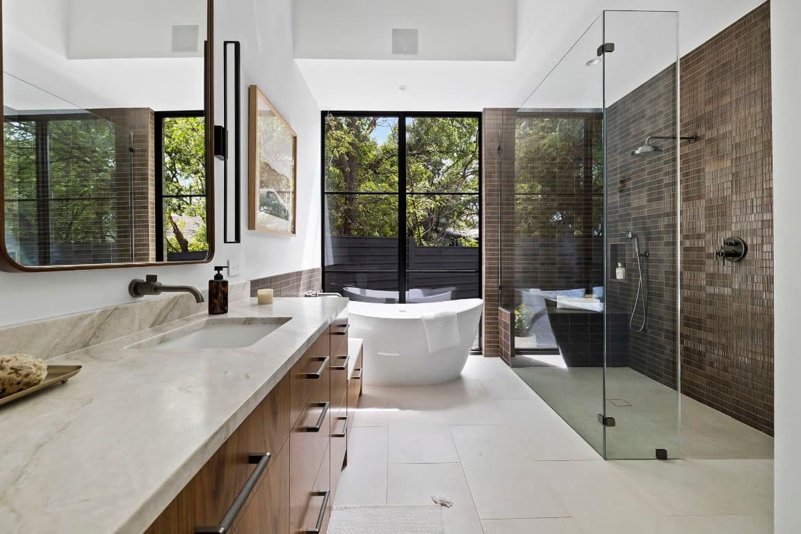 transitonal-modern-bathroom-vanity-with-a-freestanding-tub