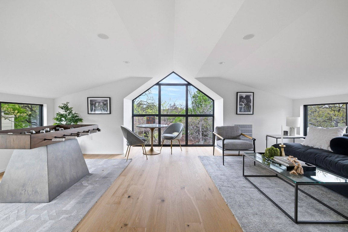 transitonal-modern-upstairs-loft