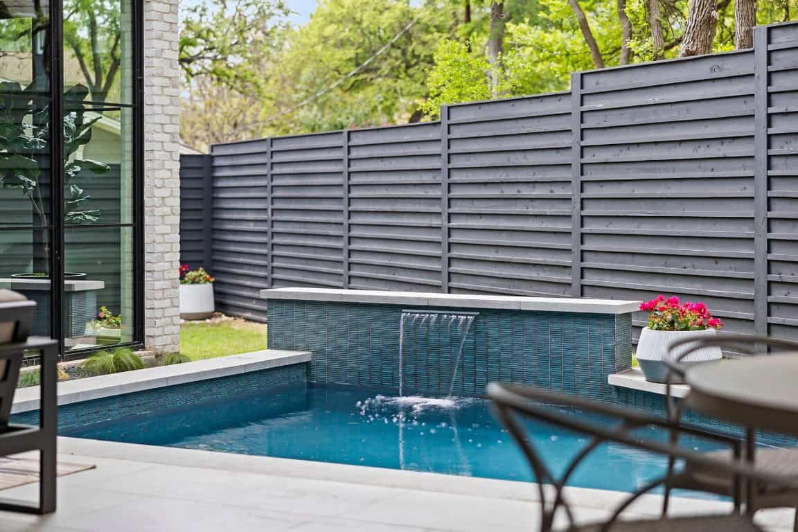transitonal-modern-house-swimming-pool