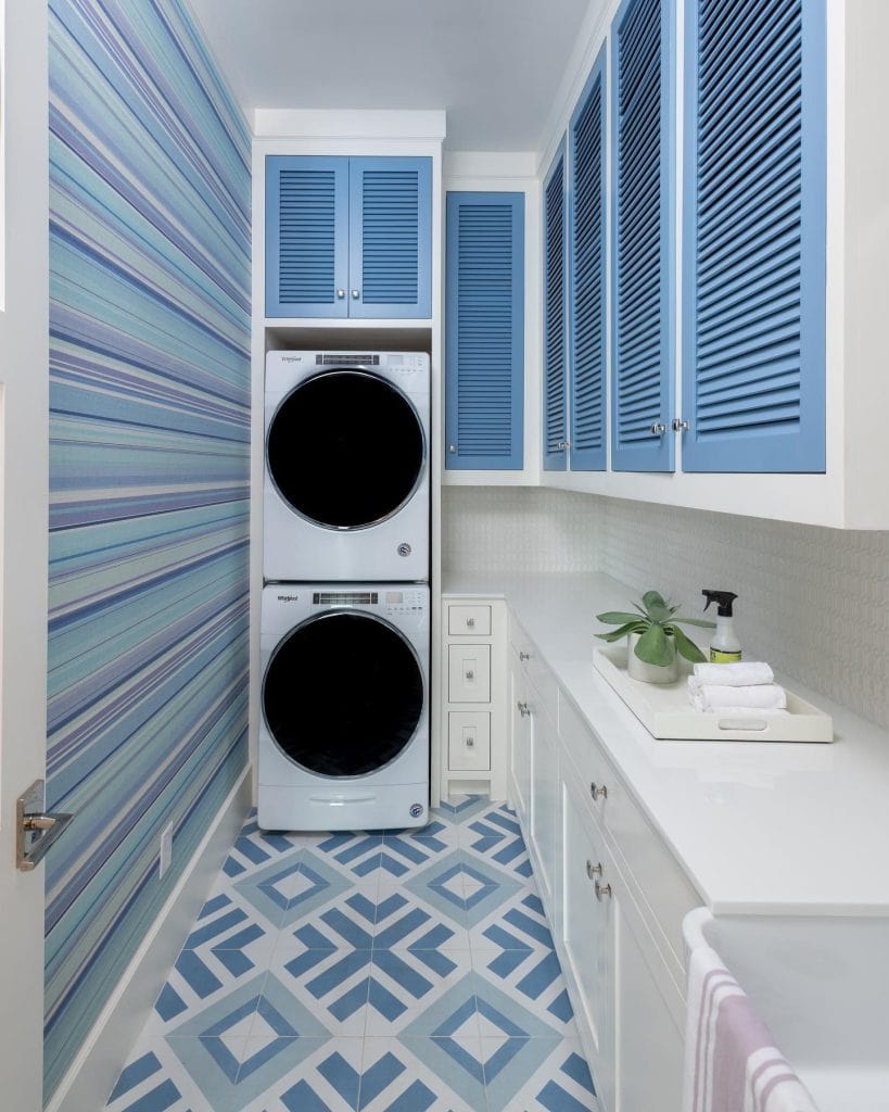 21 Amazing Ideas for Laundry Rooms with Stacked Washer Dryers