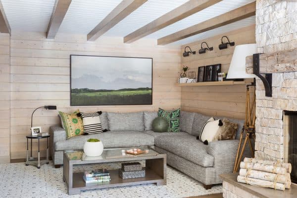 This Lake Arrowhead cabin offers a cozy retreat designed for entertaining