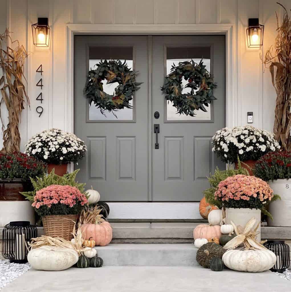 20 Cozy and Creative Fall Front Porch Ideas to Welcome the Season in Style
