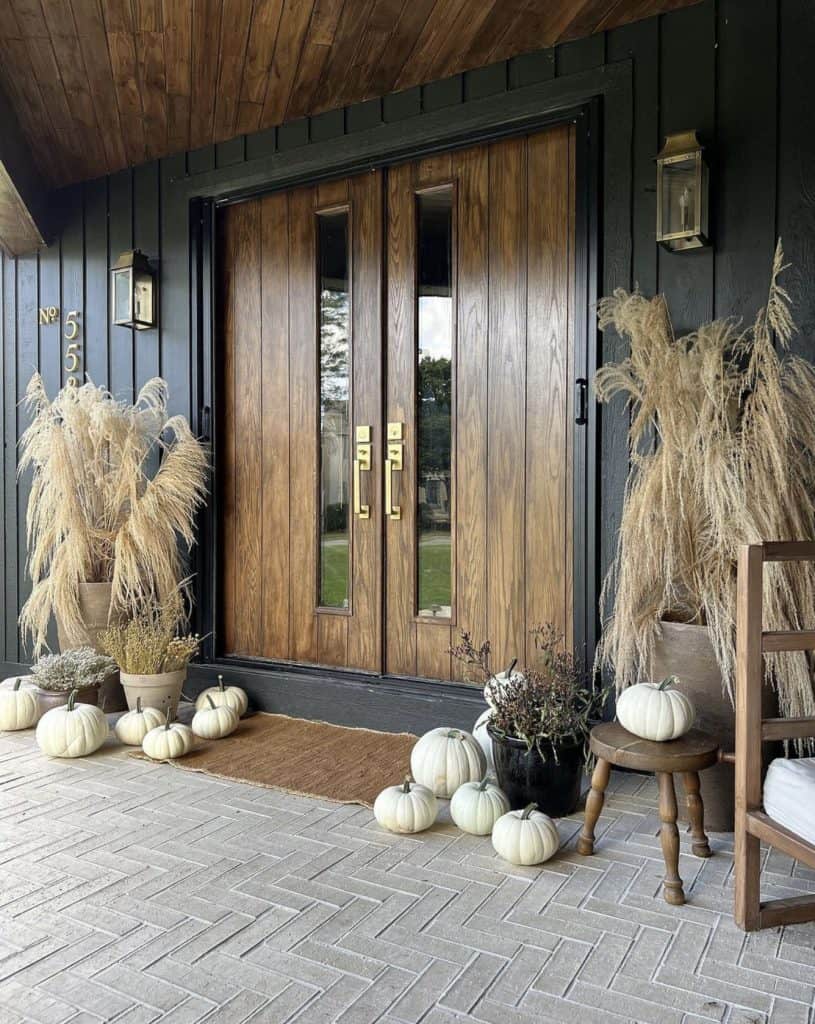 20 Cozy and Creative Fall Front Porch Ideas to Welcome the Season in Style