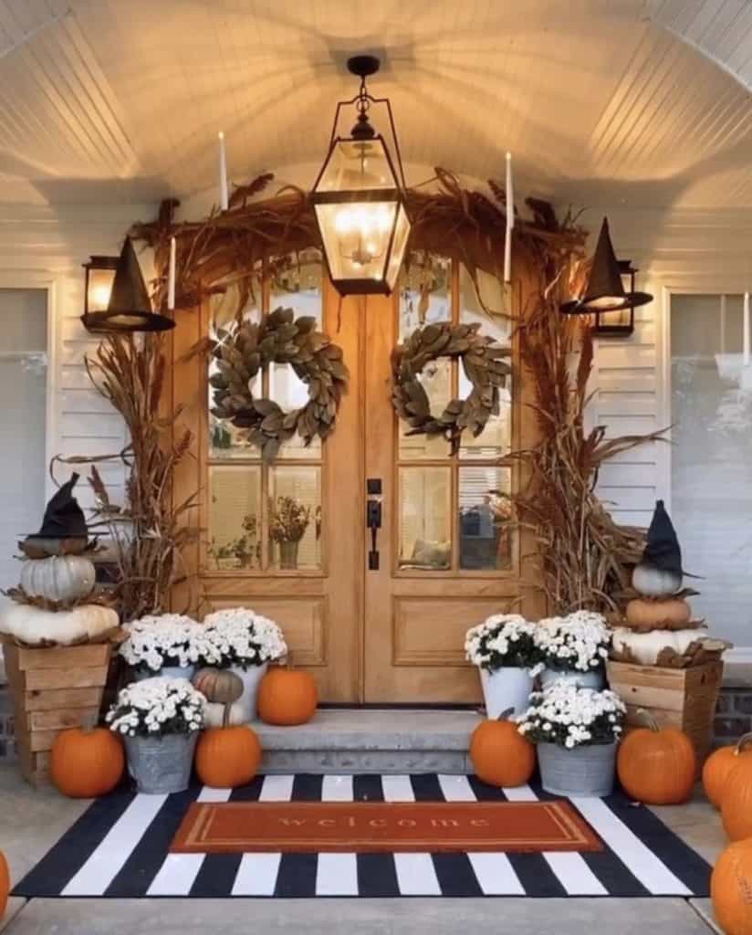 20 Cozy and Creative Fall Front Porch Ideas to Welcome the Season in Style