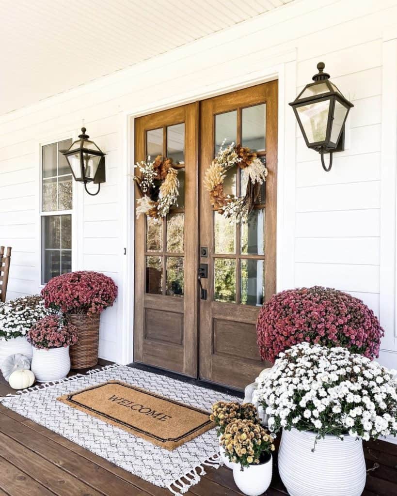 20 Cozy and Creative Fall Front Porch Ideas to Welcome the Season in Style