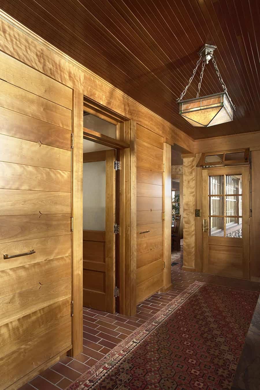 craftsman-style-hallway