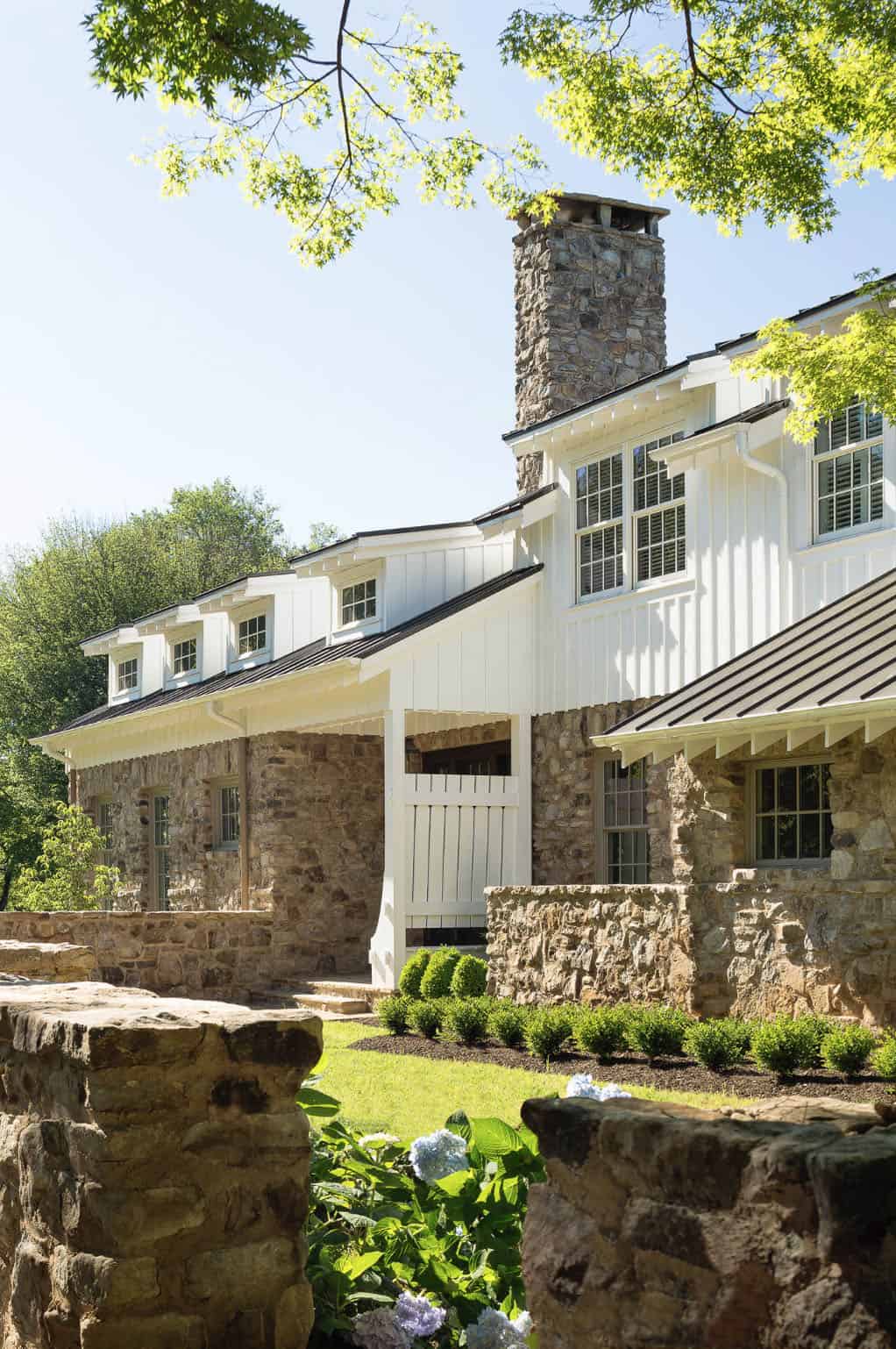 farmhouse-home-exterior
