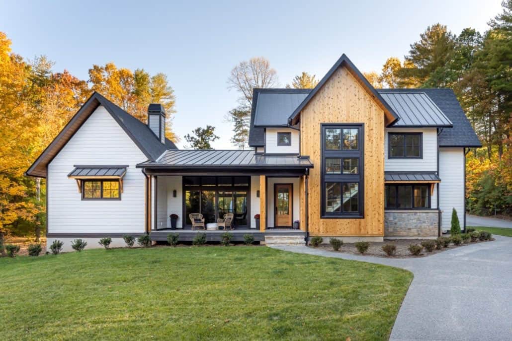 custom-modern-farmhouse-exterior
