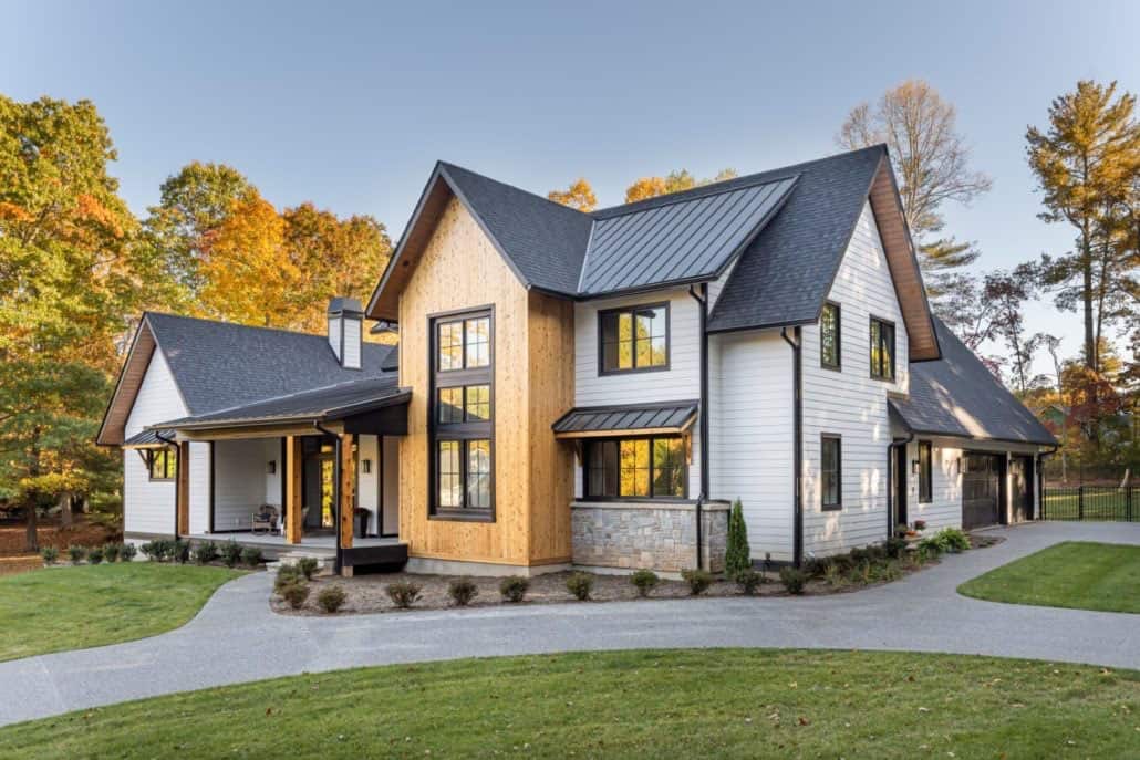 custom-modern-farmhouse-exterior