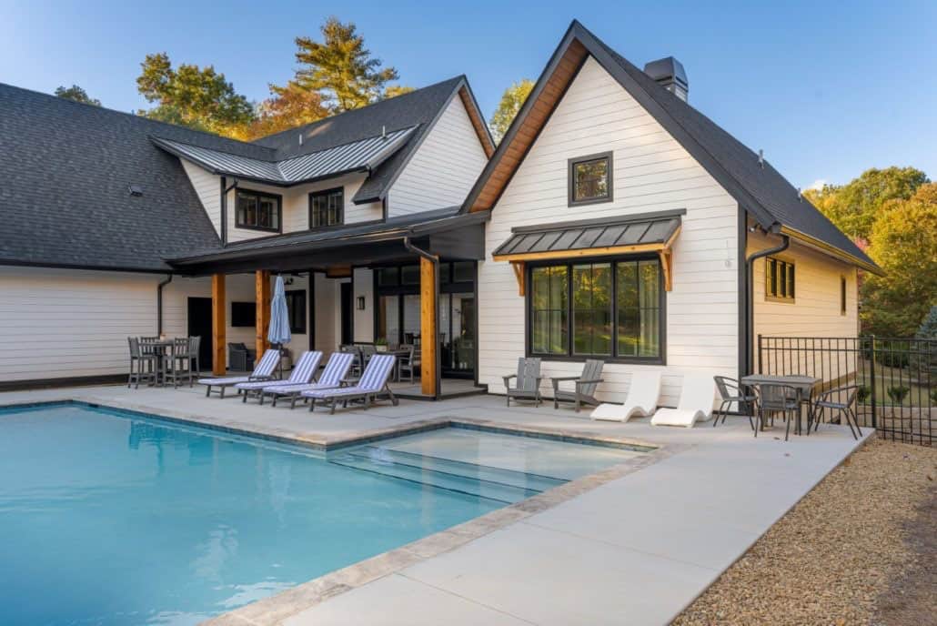 custom-modern-farmhouse-pool