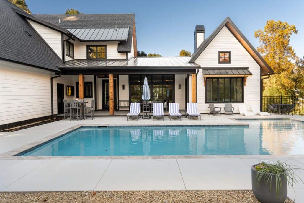 custom-modern-farmhouse-pool