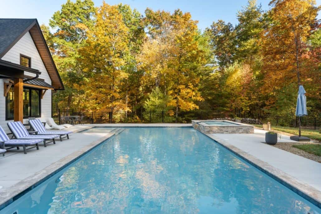 custom-modern-farmhouse-pool