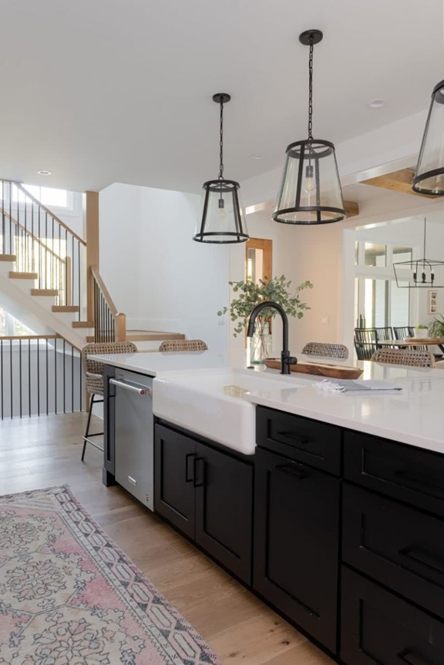 modern-farmhouse-black-and-white-kitchen