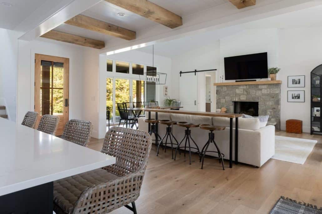 wood-ceiling-beams-open-floorplan