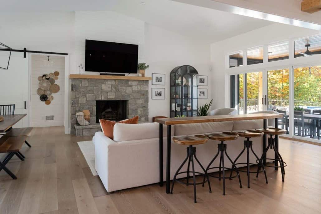 interior-design-living-room-with-extra-seating