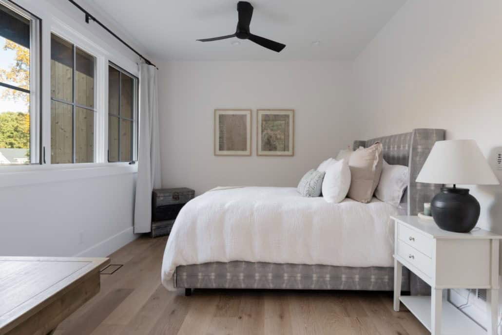 modern-farmhouse-bedroom
