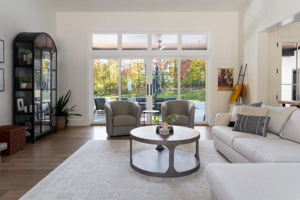 modern-farmhouse-living-and-dining-area