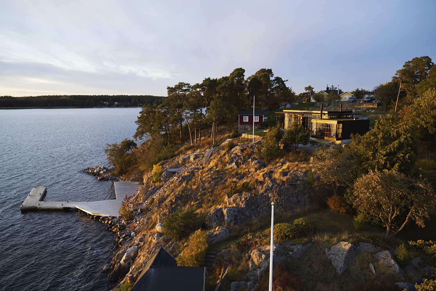 modern-beach-house-exterior-aerial-view