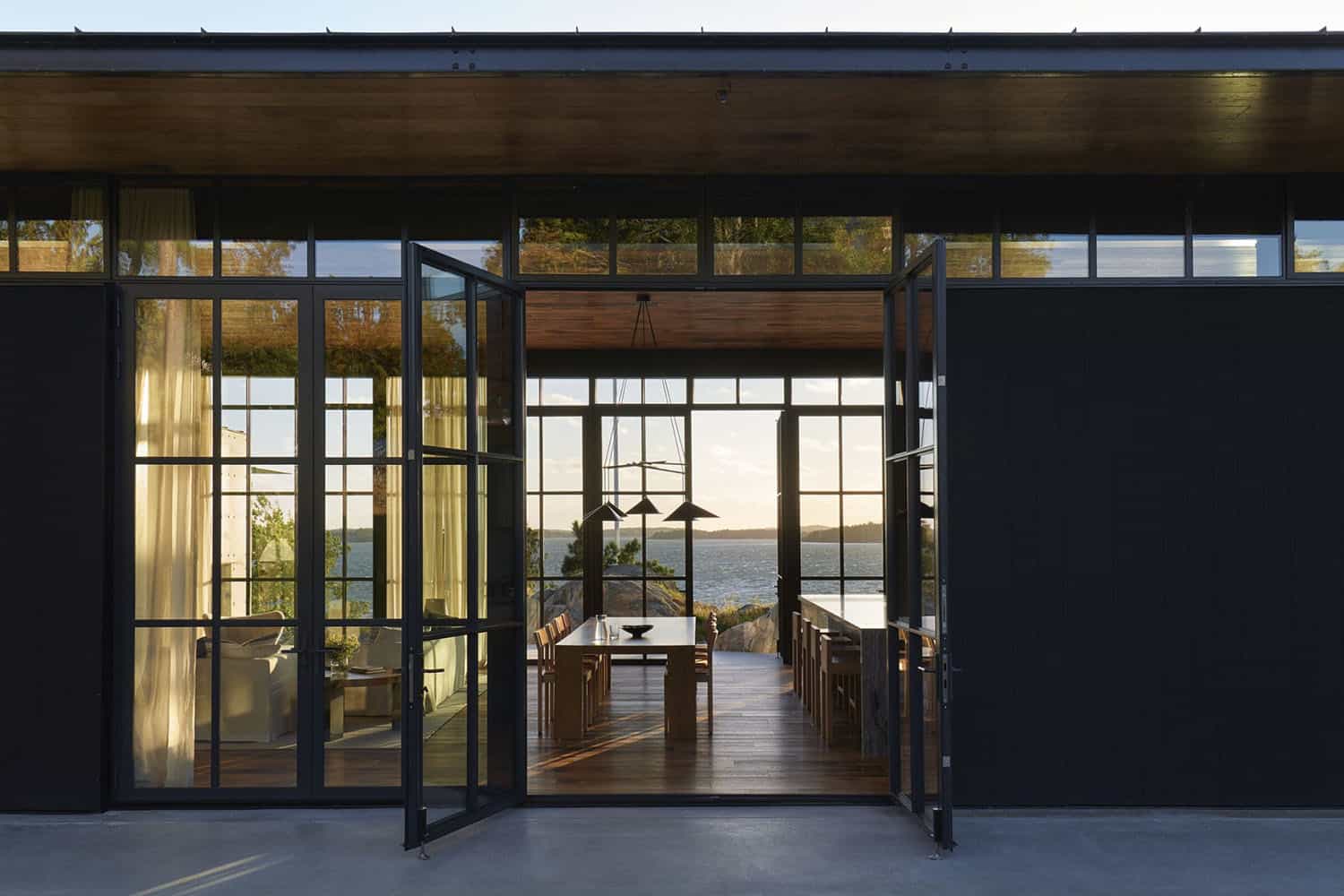 modern-beach-house-exterior
