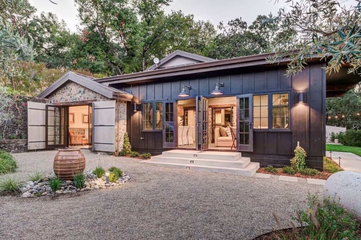farmhouse-style-house-exterior