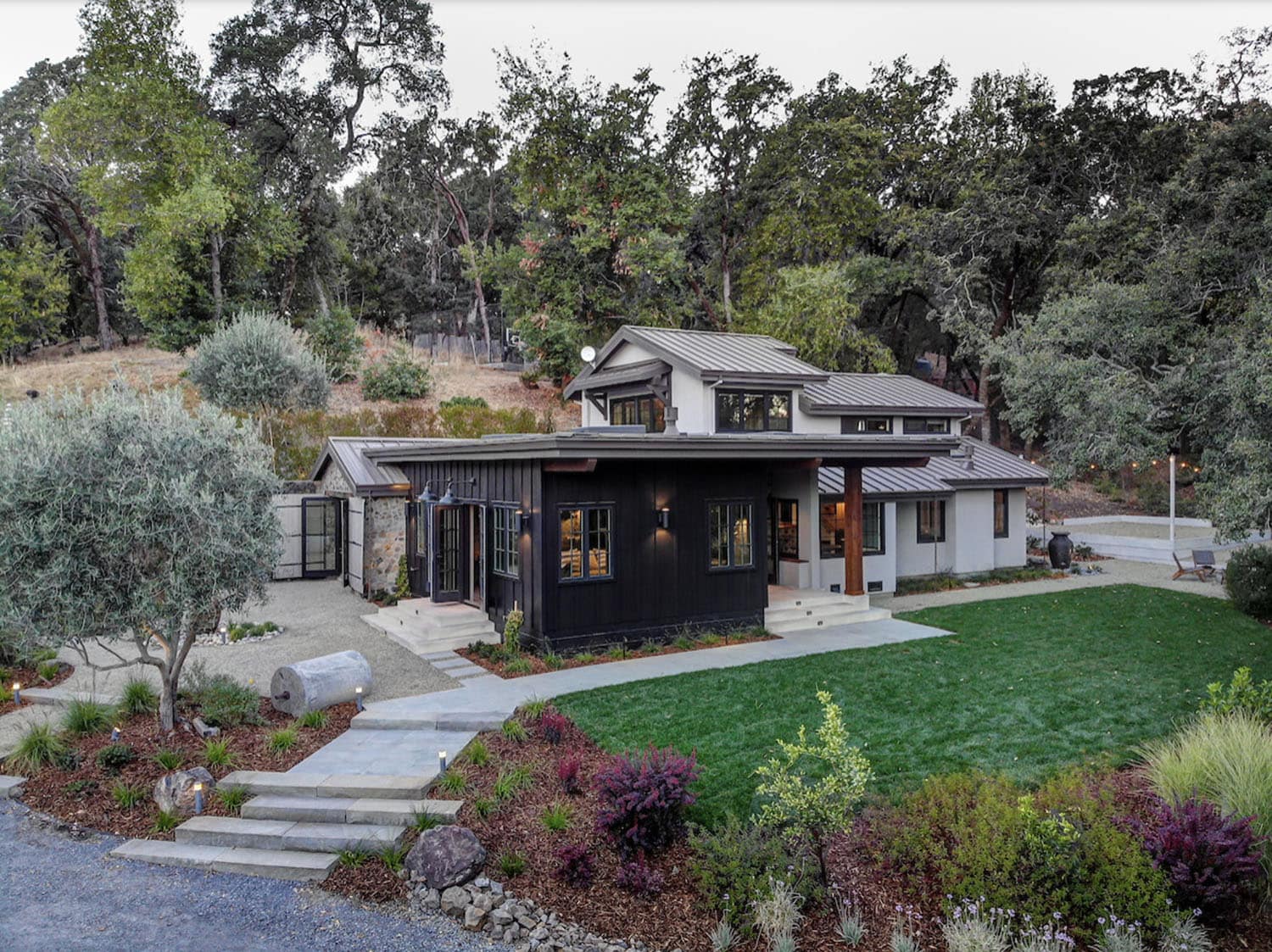 farmhouse-style-house-exterior