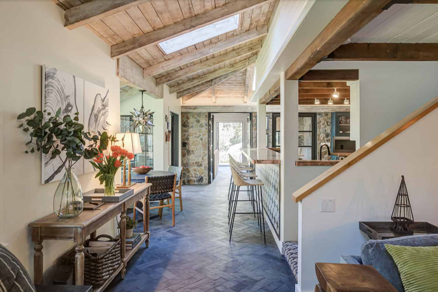 farmhouse-style-family-room