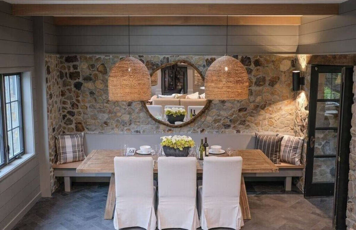 farmhouse-style-dining-room