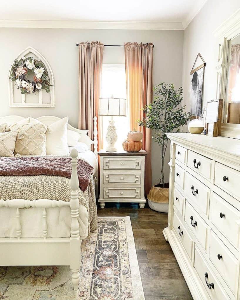 21 Best Farmhouse Bedroom Decorating For Fall