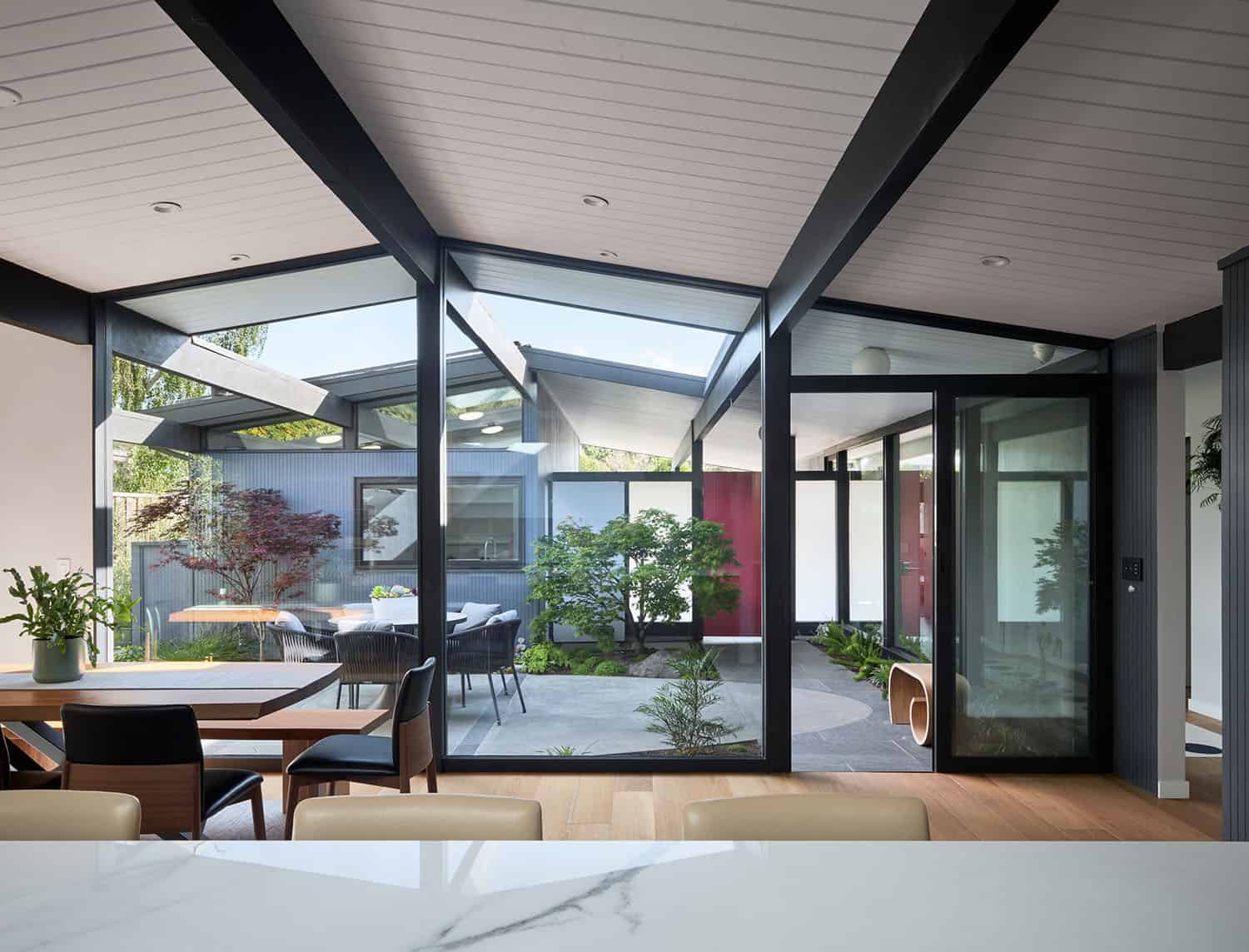 midcentury-modern-sunroom