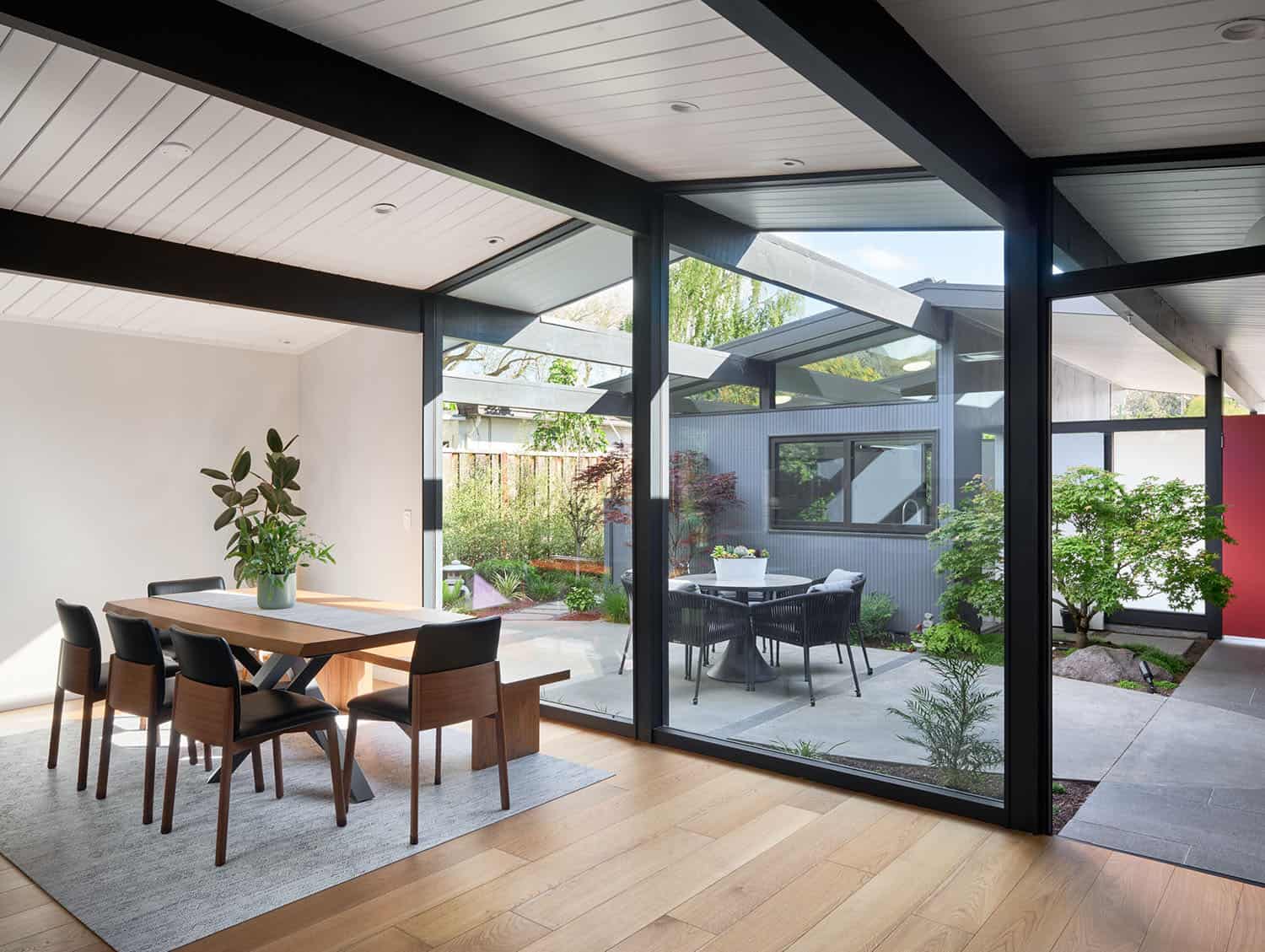 midcentury-modern-dining-room