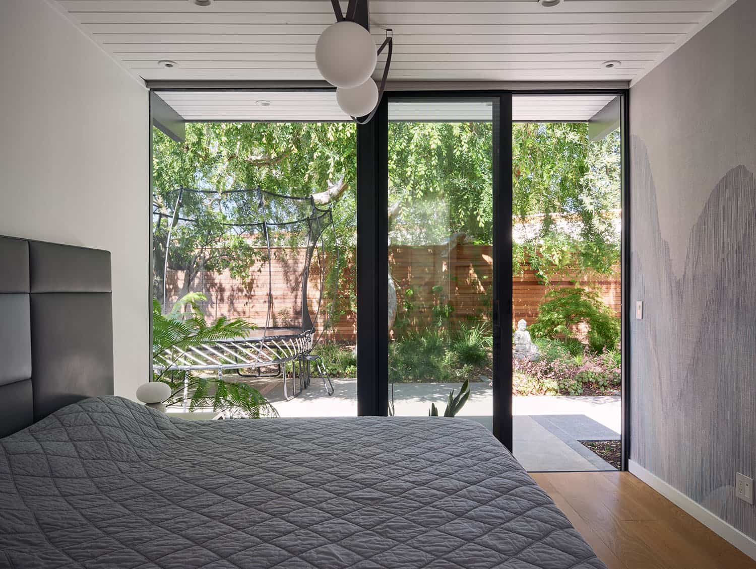 midcentury-bedroom