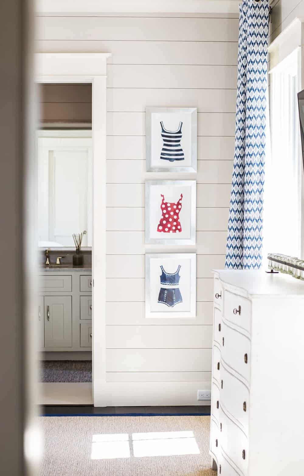 beach-style-bedroom-with-a-dresser