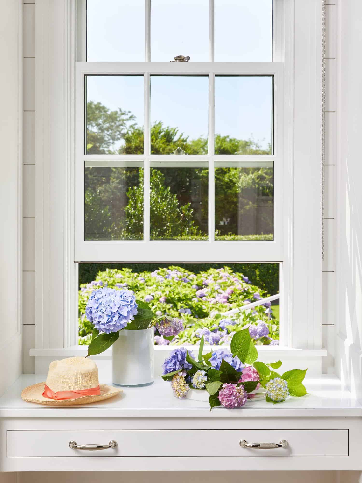 modern-beach-style-window-detail