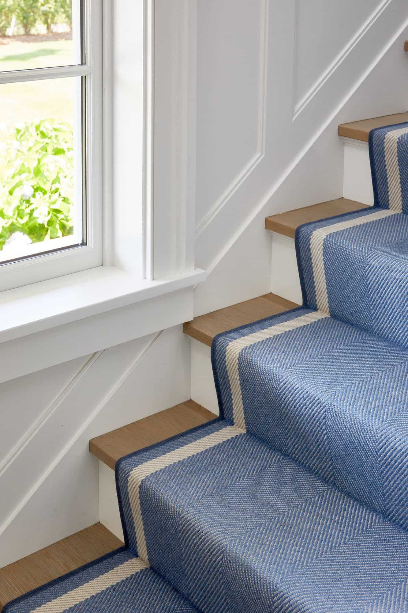modern-beach-style-staircase-detail