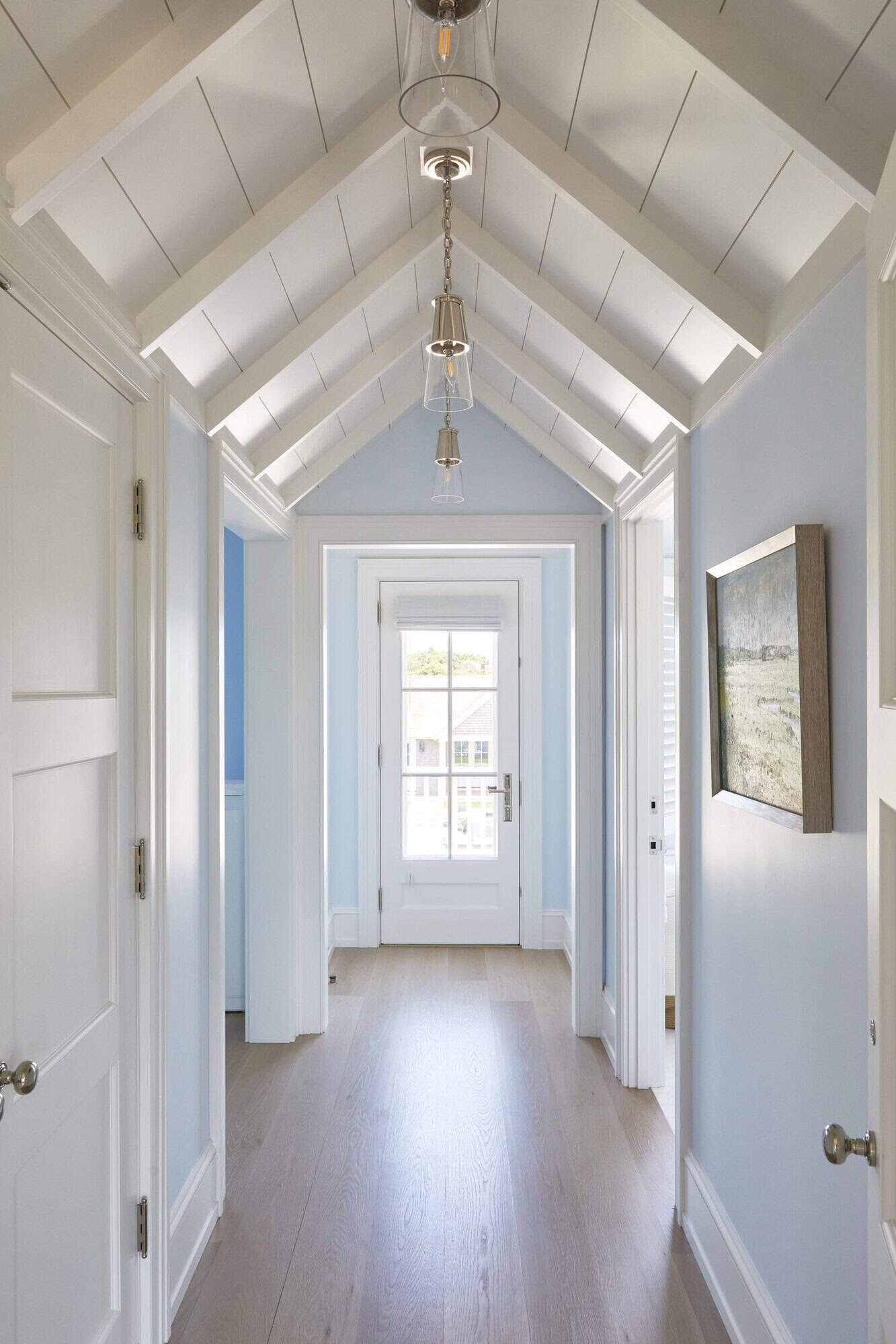 modern-beach-style-hallway