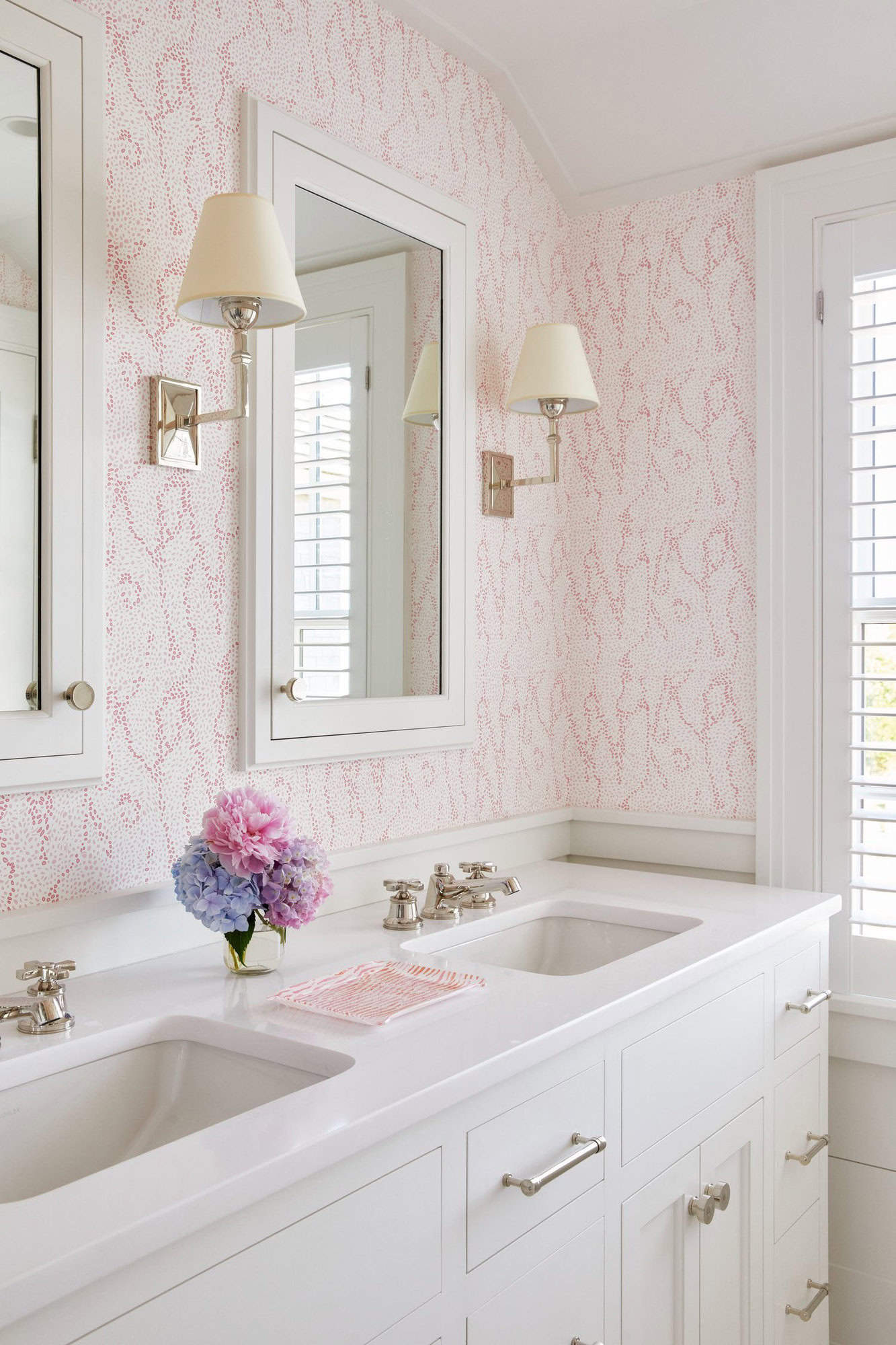 modern-beach-style-bathroom