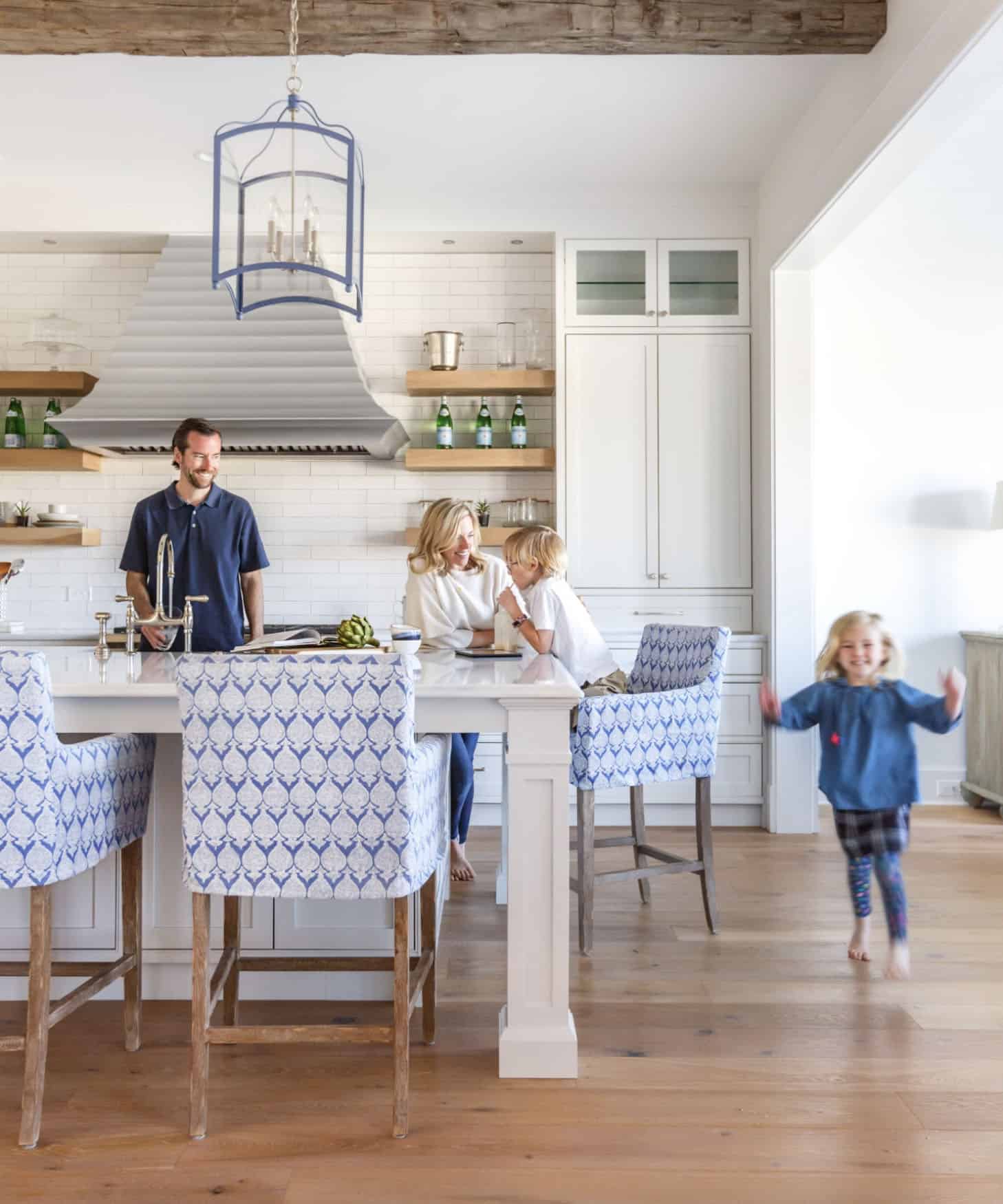 beach-style-kitchen-with-large-pendant-lights