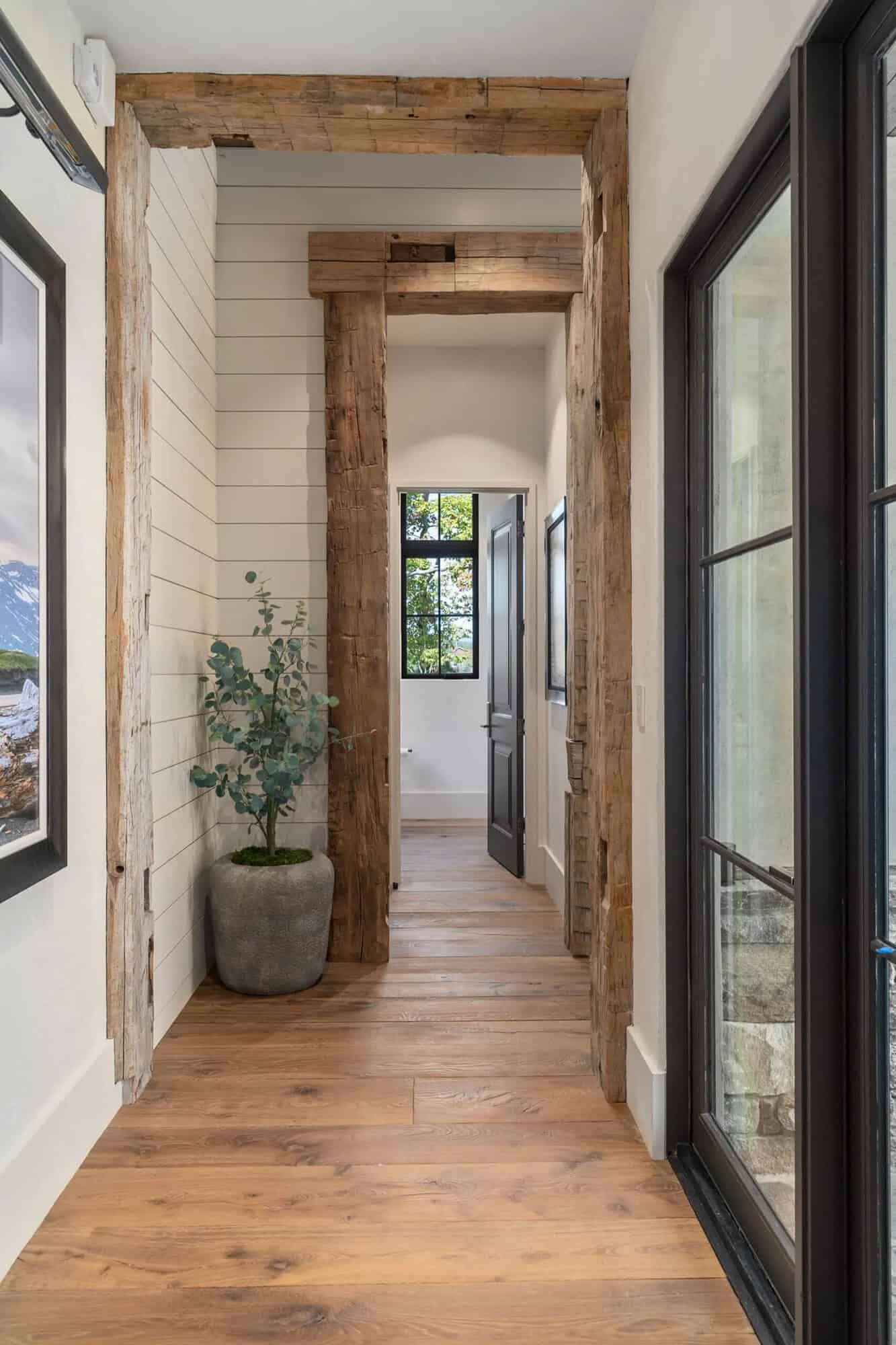 rustic-modern-hallway