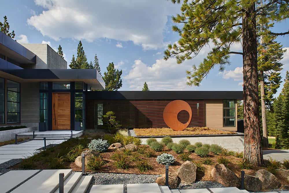 modern-mountain-home-exterior