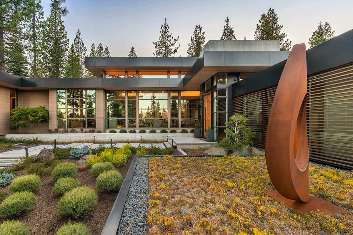 modern-mountain-home-exterior