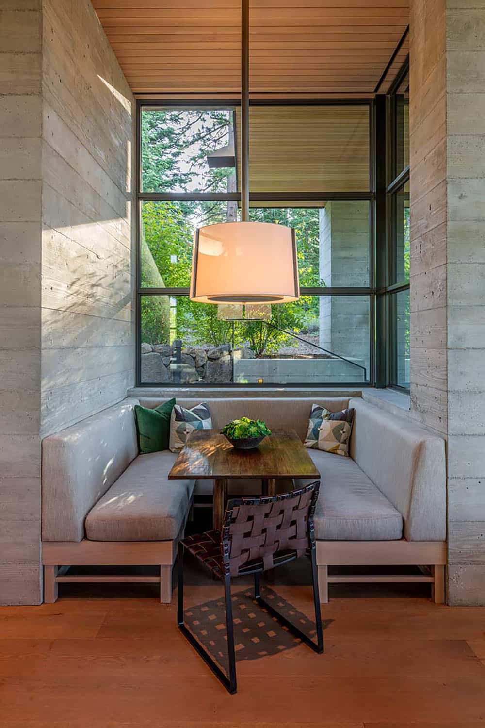 modern-breakfast-nook