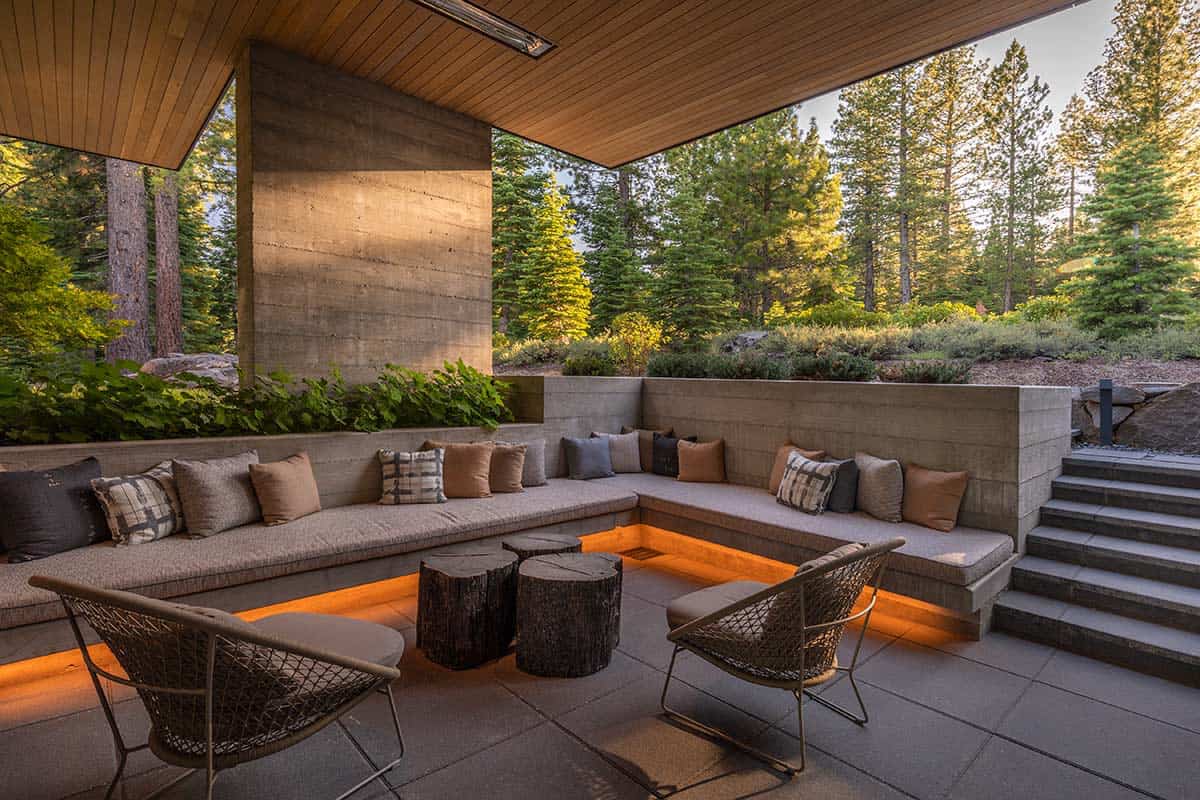 modern-mountain-home-covered-patio