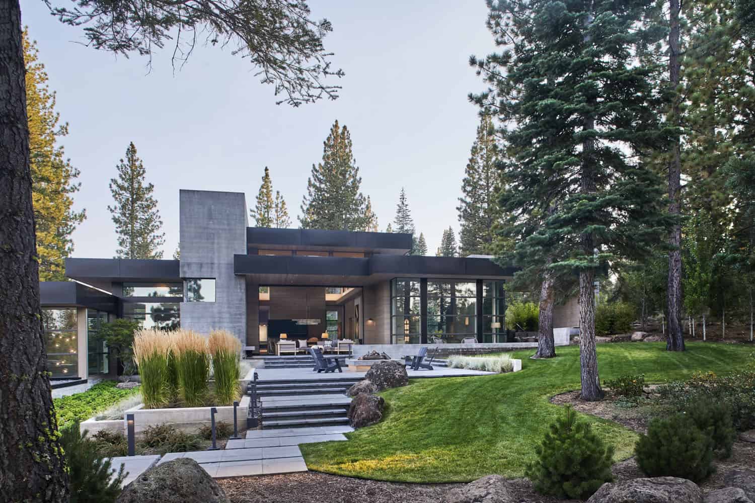 modern-mountain-home-exterior-landscape