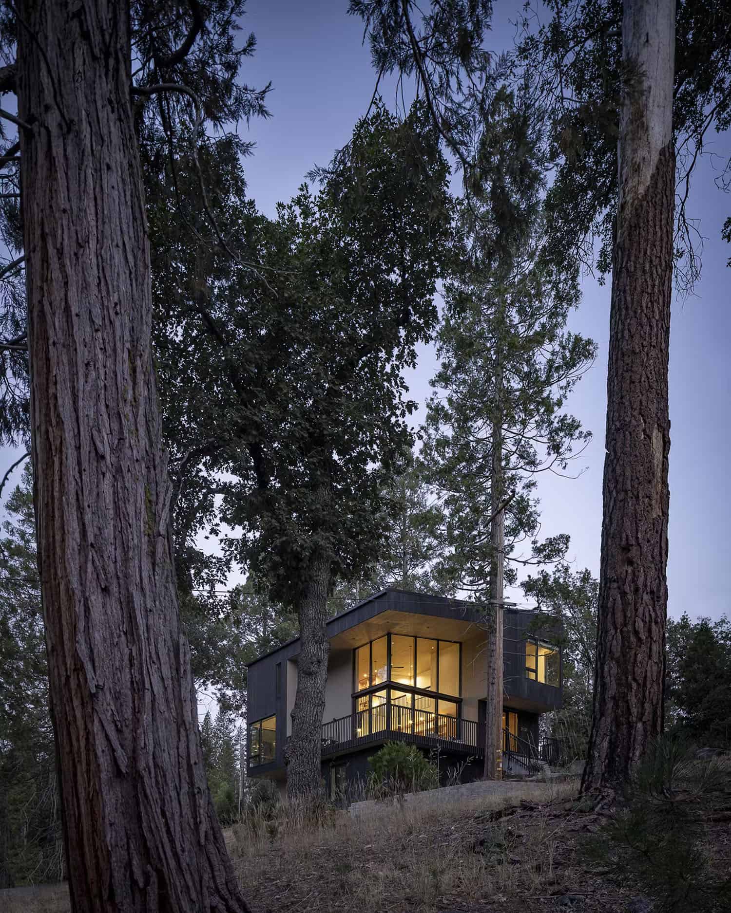 modern-cabin-exterior-at-dusk