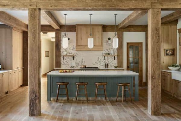 featured posts image for A lodge-inspired mountain home with backdrop of Deschutes National Forest